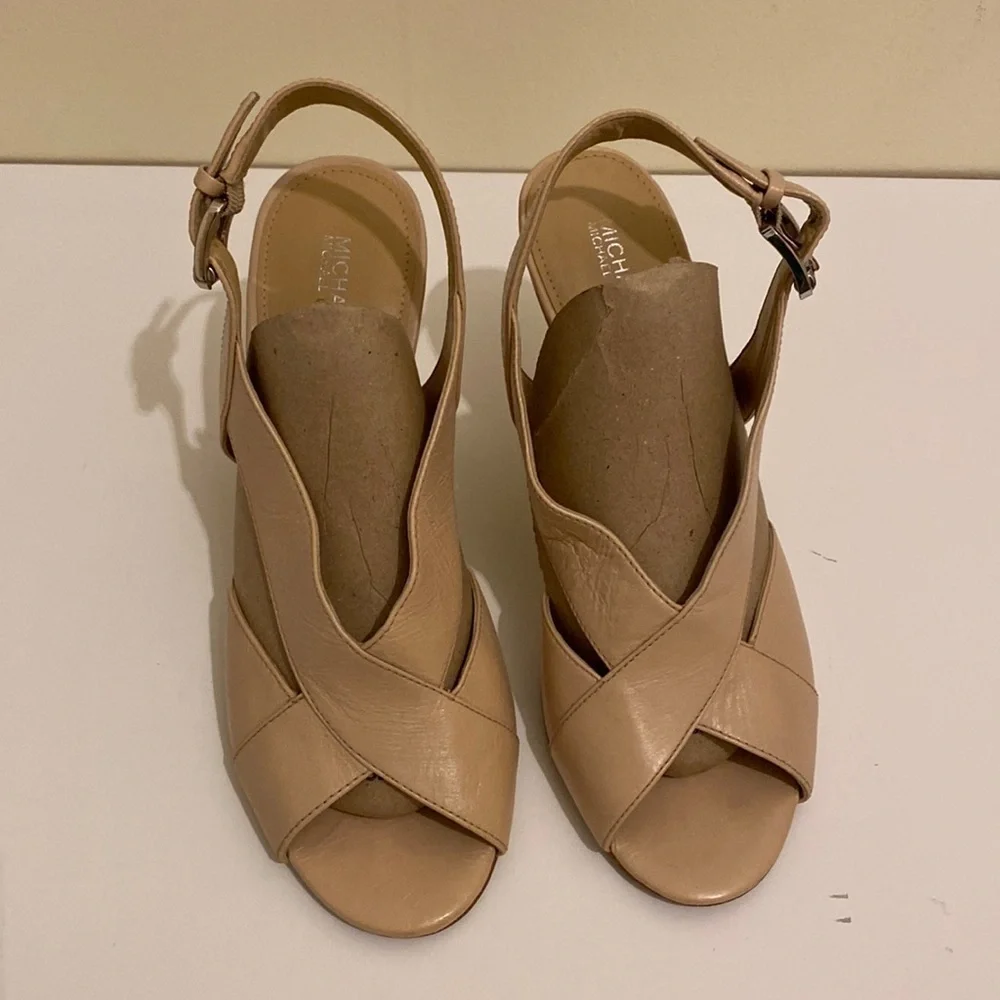 Michael Kors BECKY leather heels sandals . Size 9